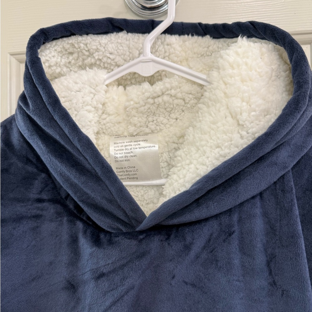 Adult Comfy Oversized Navy Hoodie Blanket - Picture 3 of 4